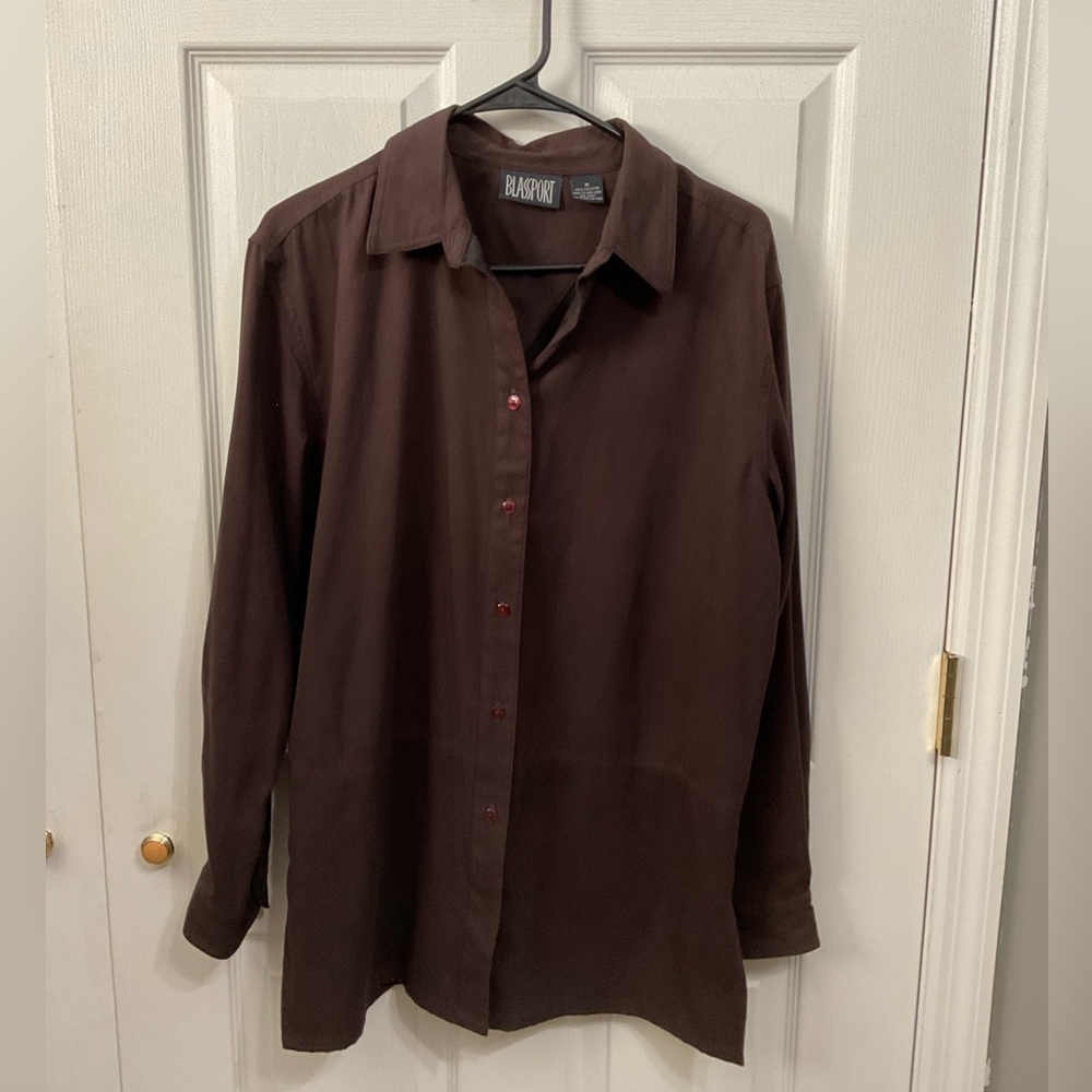 Blassport top. Button down. Brown. Size M.